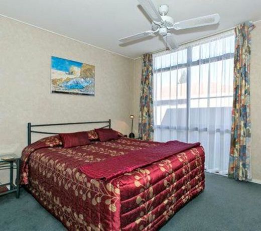 Academy Motor Inn