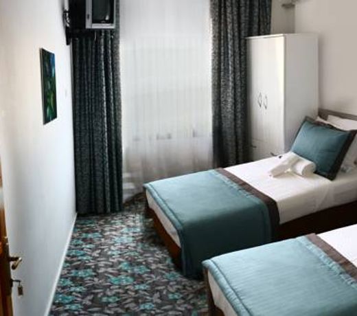 Arya Hotel