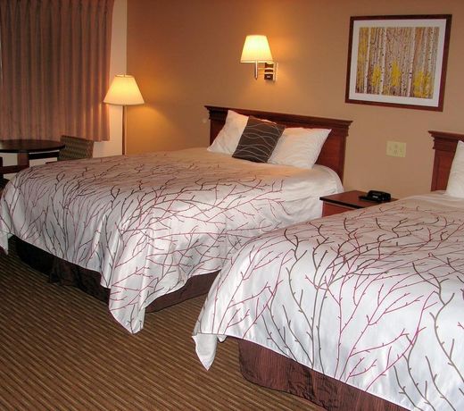 Stagecoach Inn & Suites