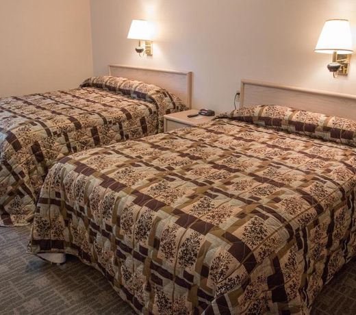 Stagecoach Inn & Suites