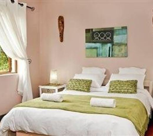 Tube 'n Axe Boutique Lodge Backpackers