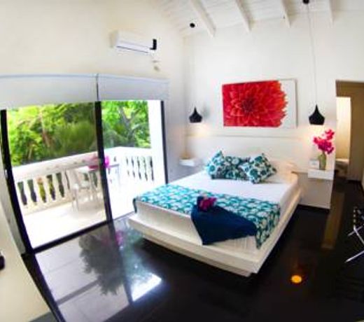 Casa de las Flores tropical