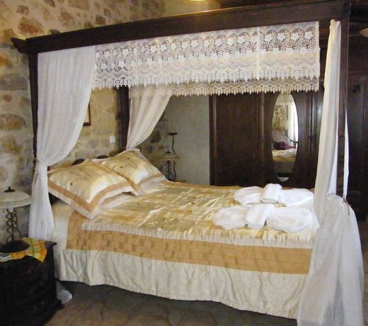 Luxurious Villa With Private Pool, Near a Couple of Restaurants & Sandy Beach