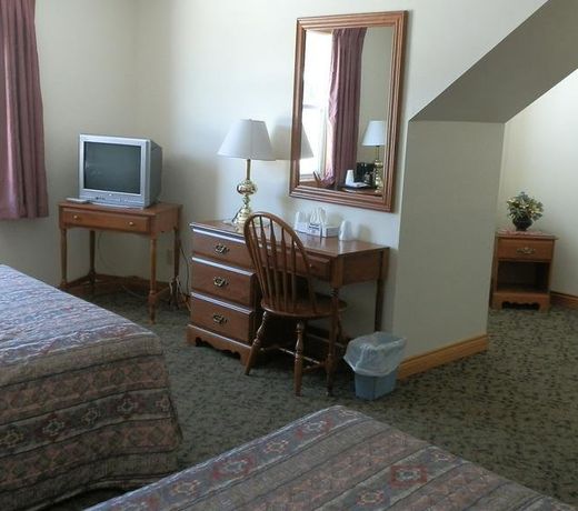 Hopewell Rocks Motel & Country Inn
