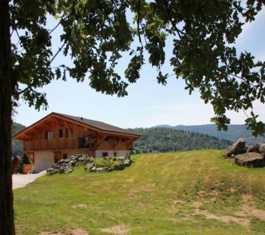 Chalet in Le Thillot with Skiing & Horse Riding Nearby