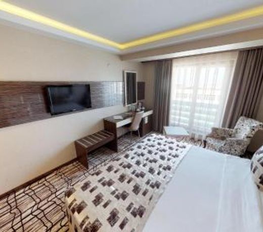 Green Prusa Hotel