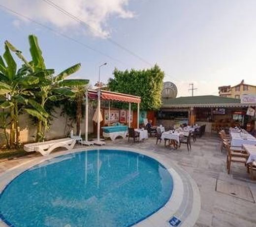 Risus Hotel Side