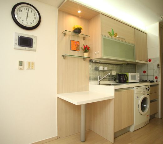 Crown Capsule Hotel