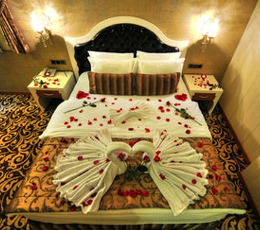 Golden Deluxe Hotel