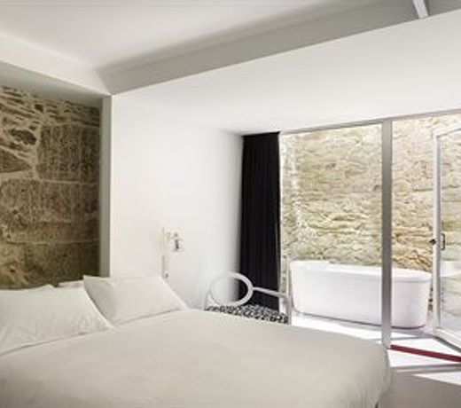 Moure Hotel