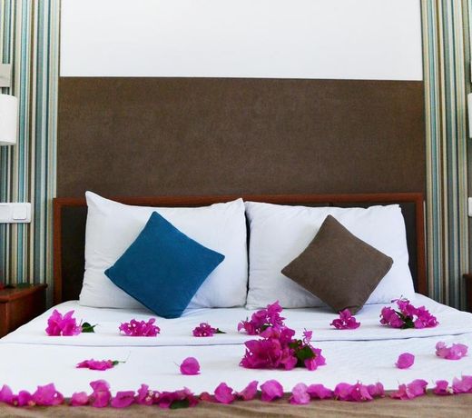 Oskay Hotel