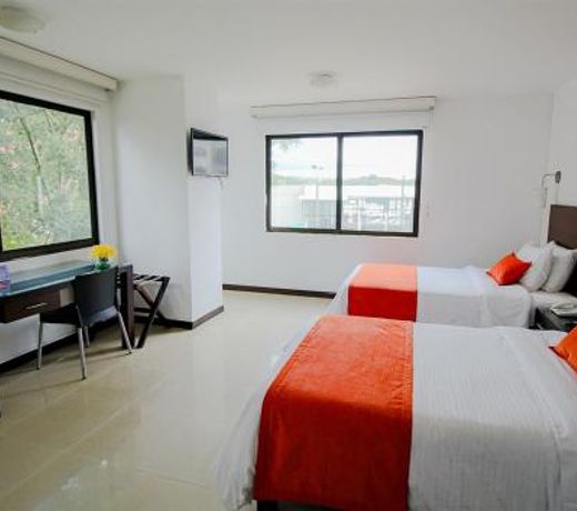 Hotel Pinares Plaza