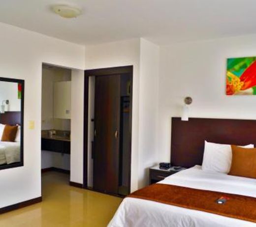 Hotel Pinares Plaza