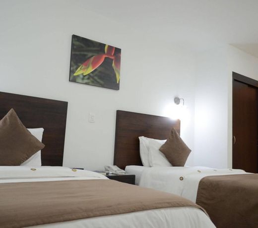 Hotel Pinares Plaza