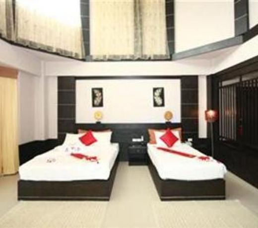 GUITAR RESIDENCE