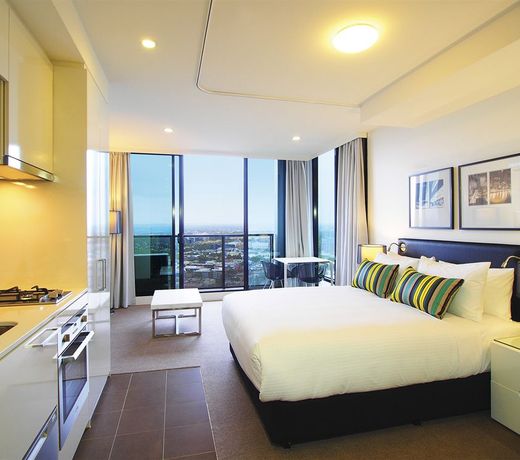 Oaks Melbourne on William Suites
