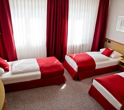 LeoMar Hotel