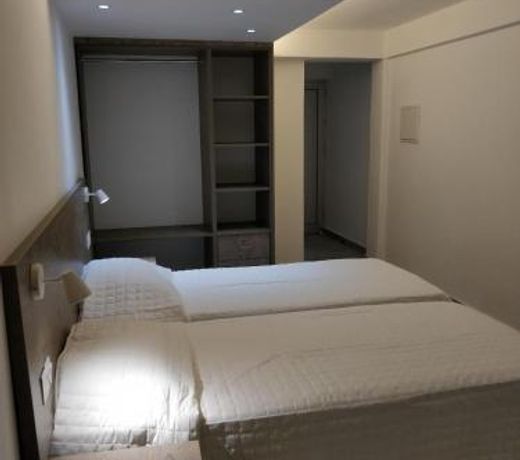 Pavlinia Hotel & Apartments