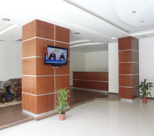Al Berwaz Hotel Suites