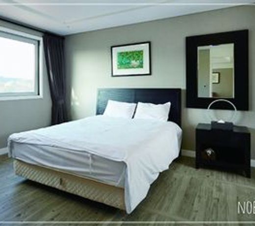 Oak Valley Resort