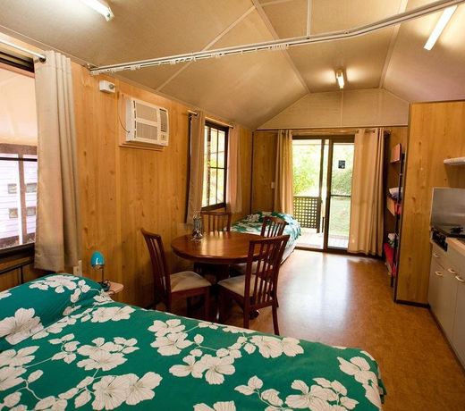 Lake Eacham Tourist Park & Cabins