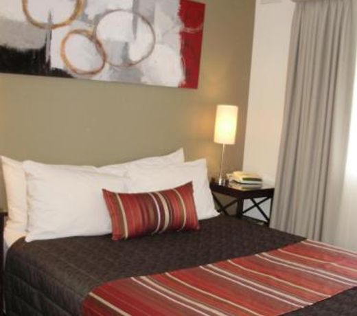Redwood Manor Motel Apartments