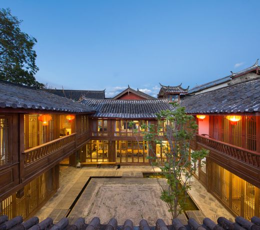 Lijiang Banxicaotang Inn
