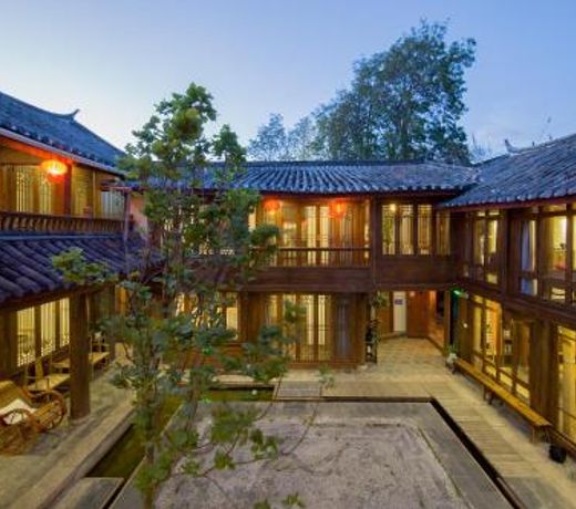 Lijiang Banxicaotang Inn