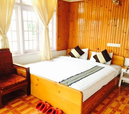 Pine Breeze Hotel