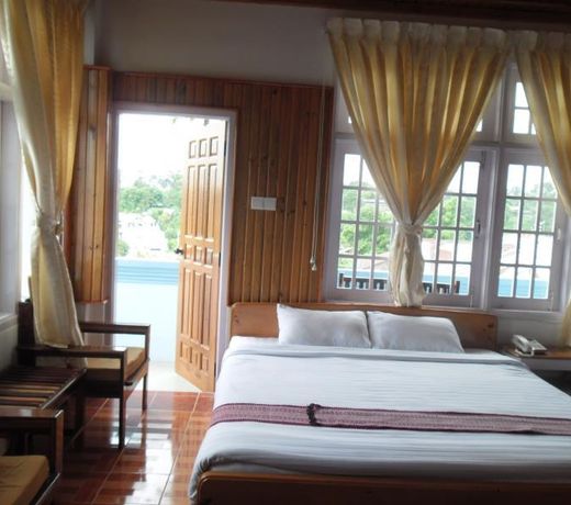 Pine Breeze Hotel