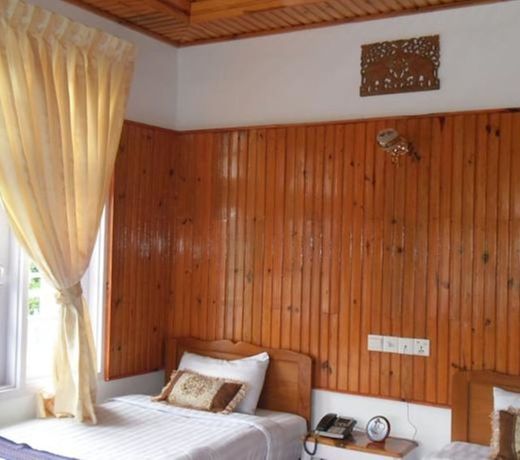 Pine Breeze Hotel