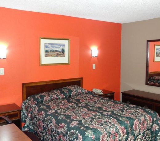 Country Club Motel
