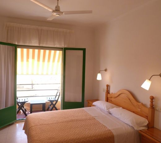 Hostal ROM Familiar