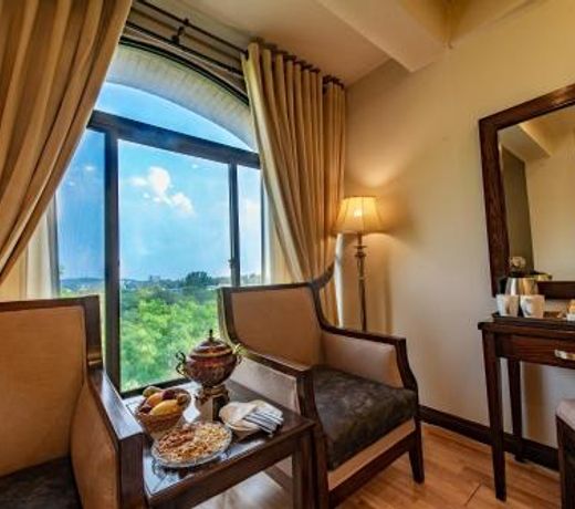 Envoy Continental Hotel
