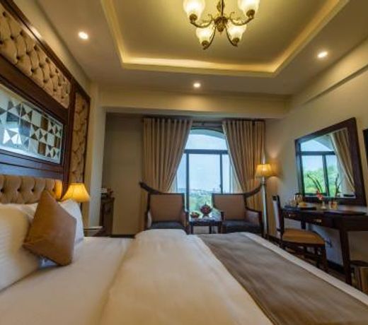 Envoy Continental Hotel
