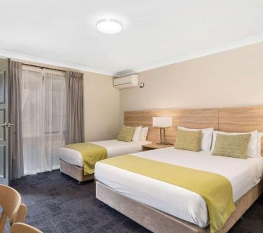 Quality Inn Carriage House