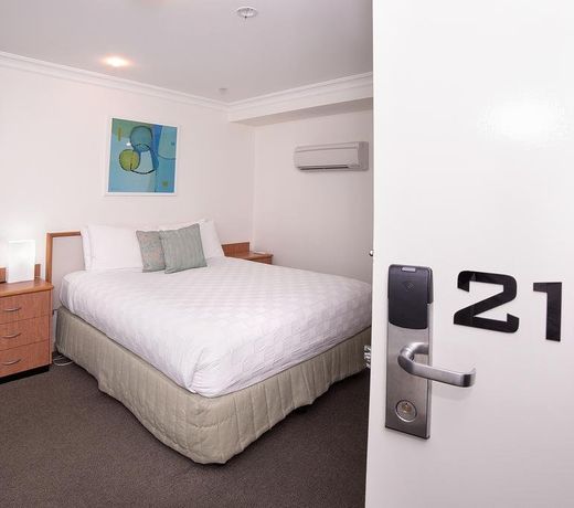 Townhouse Hotel