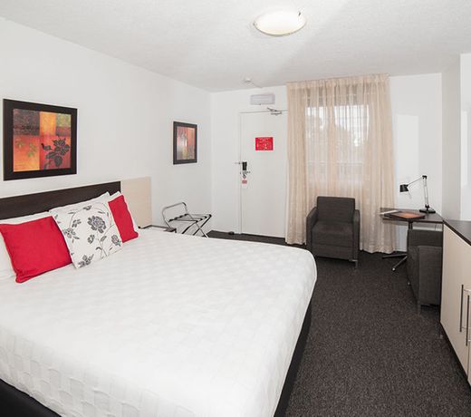 Townhouse Hotel