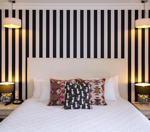 Townhouse Hotel