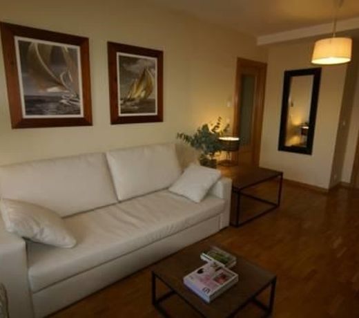 Suites Pamplona Plaza