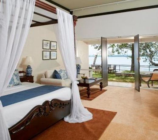 Ekho Lake House