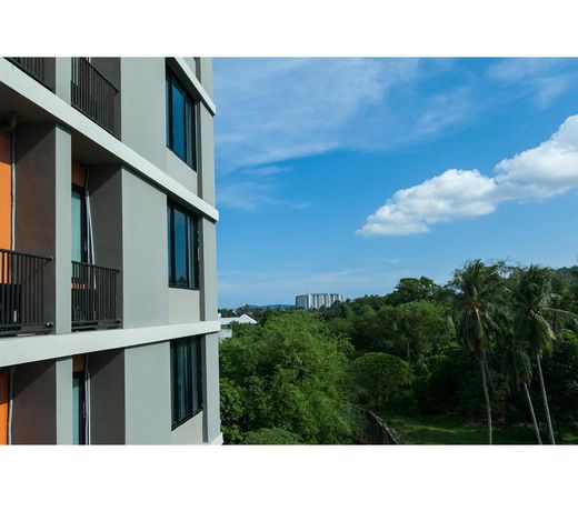 B2 Phuket Boutique & Budget Hotel