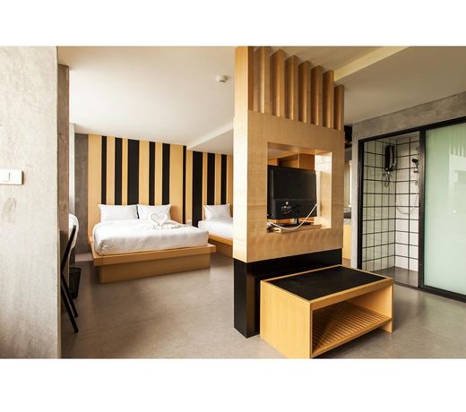 B2 Phuket Boutique & Budget Hotel