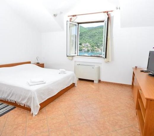 Apartments Mondo