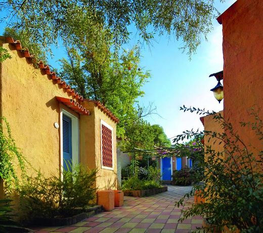 Bungalow Club Village