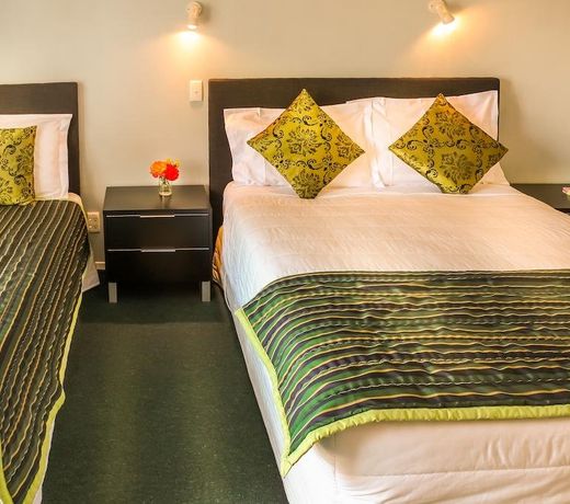 Malones Spa Motel
