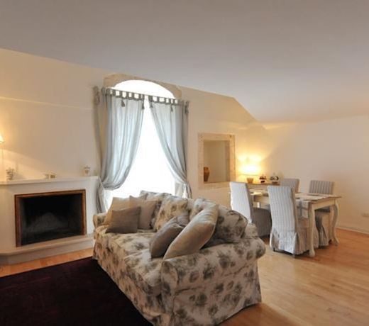GROTTE IN SUITE