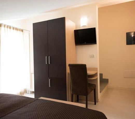 Hotel Monica