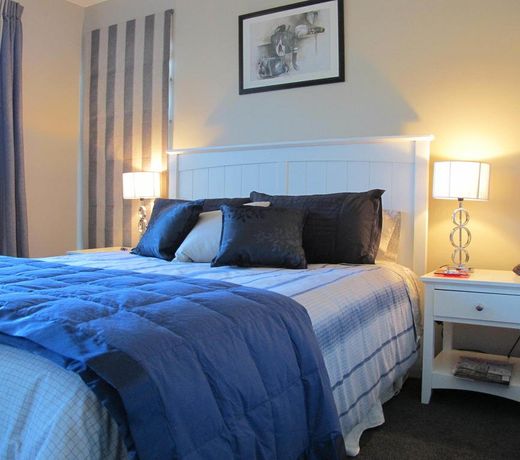 Halkett Grove Bed and Breakfast