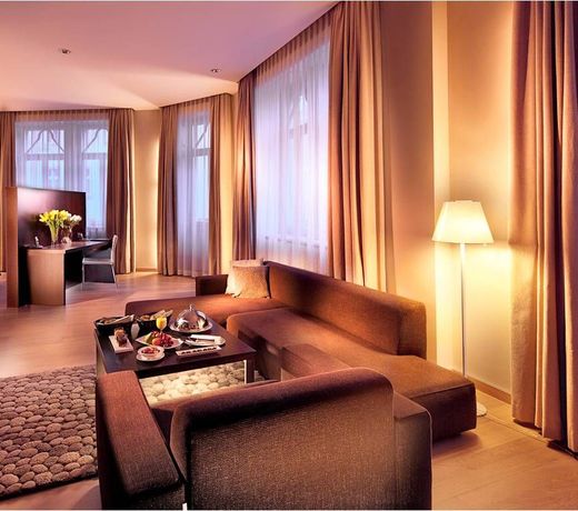 Roset Hotel & Residence